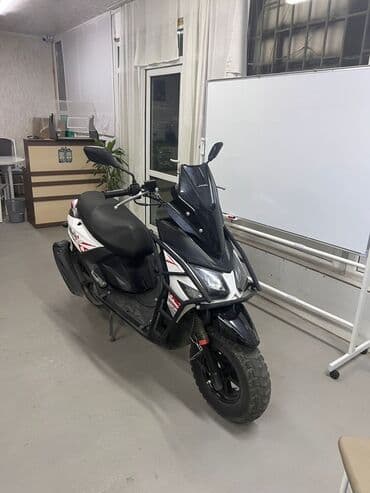 Макси-скутер 50 куб. см, Бензин, Б/у
