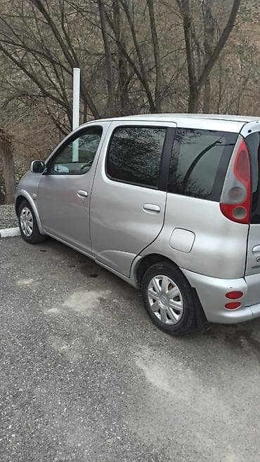 Унаа сатуу: Toyota Yaris Verso: 1999 г., 1.3 л, Кол менен иштөөчү, Бензин, Вэн/Минивэн — 2