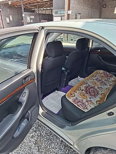 авто стенд: Toyota Avensis: 2004 г., 2 л, Автомат, Седан — 9