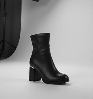 Ботинки Деми кожзам, 36-37 размер at lalafo.kg Ботинки Деми кожзам, 36-37 размер