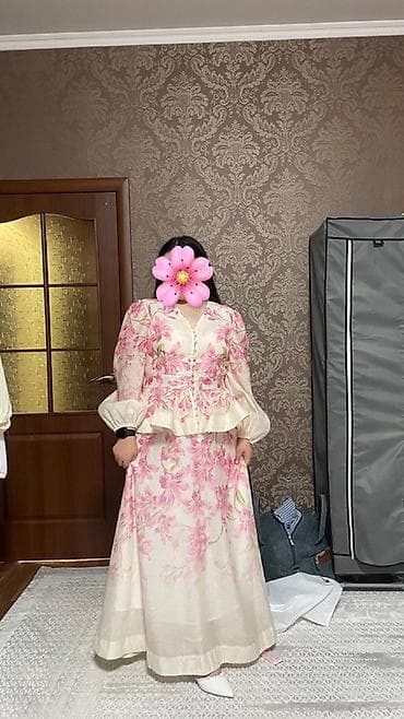 юбка белая длинная: Двойка нарядная 
Выход всего один раз — 1