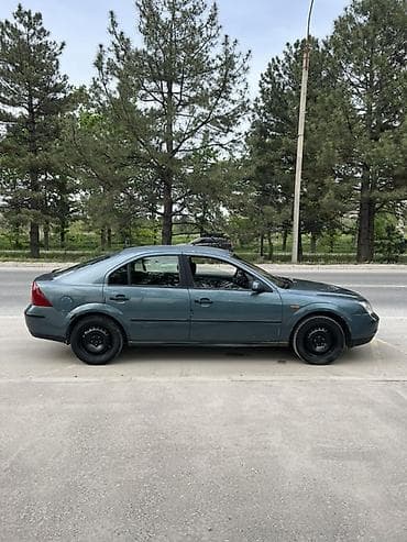 Ford Focus: 2003 г., 1.8 л, Механика, Бензин, Седан
