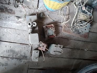 323 ф: ЗУ 1500с.новый.Домкрат 750с.Компресср 5000т, сигнал 500с.И другие вещи — 10