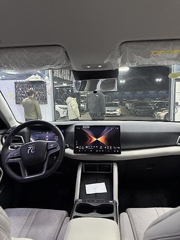 BYD Yuan Up: 2025 г., Электромобиль, Кроссовер — 4