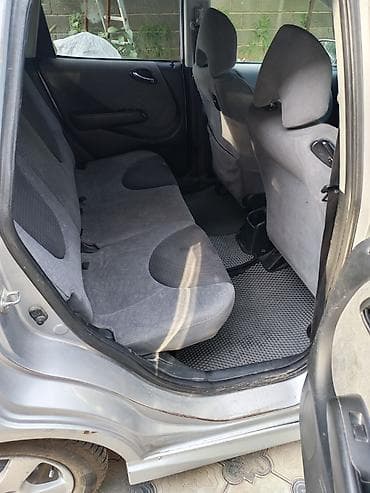 Honda Fit: 2002 г., 1.3 л, Вариатор, Бензин, Хэтчбэк — 7