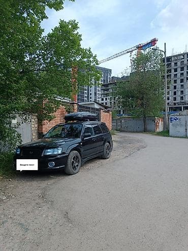 автомобильный люк: Автомобиль: кроссовер/универсал черного цвета с рейлингами и — 1