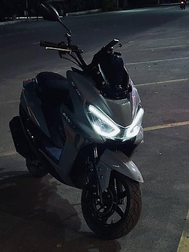 скутеры хонда: Макси-скутер 180 куб. см, Бензин, Б/у — 4