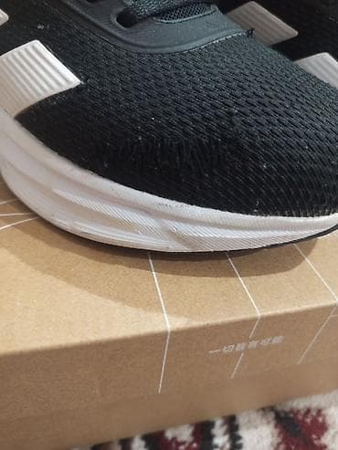 ноокен масы: Эркектердин кроссовкасы, 41.5, Adidas, Колдонулган, түсү - Кара, Өзү алып кетүү — 2