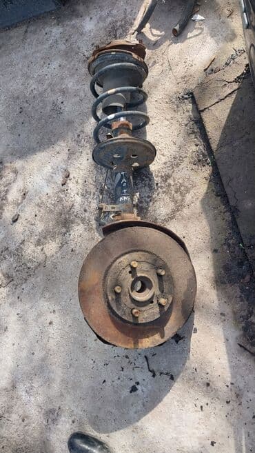 подкрылки лексус: Передняя левая Ступица Toyota 1998 г., Б/у, Оригинал — 1