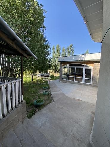 дом в караколе: 🏡 Сдаётся большой уютный дом на Иссык-Куле! В селе Чон-Сары-Ой Большой — 8