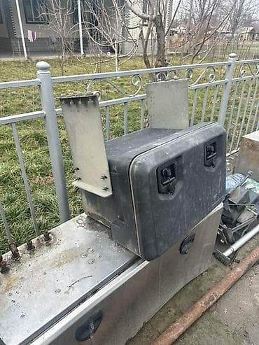 Корзины: Пластиковый Ящик — 3