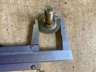 съемник для подшипников: Болт натяжителя с неизвестного японского автомобиля Болт натяжителя — 2