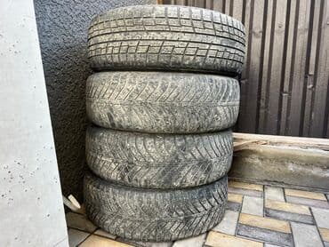 Комплект из 4 автомобильных шин без дисков. Особенности: - Тип