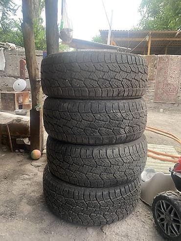 За 4шт 15тыс сом. Комплект из 4 автомобильных шин для