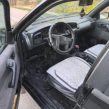 ош ишкаван: Volkswagen Passat: 1994 г., 0.2 - engine capacity л, Кол менен иштөөчү, Бензин, Седан — 8