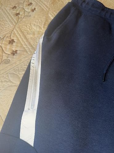 свитер под джинсы: Черные штаны Nike Tech fleece, размер S, в идеальном состоянии — 9