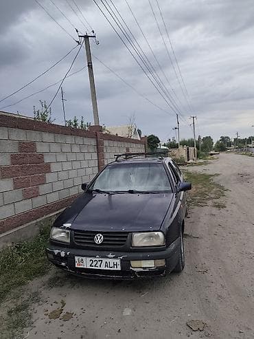 Volkswagen Vento: 1994 г., 1.8 л, Механика, Бензин, Седан
