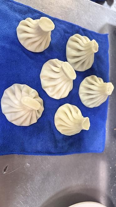лепка манты: Хинкали ручной лепки (сырые, замороженные) - Классическая форма с — 3