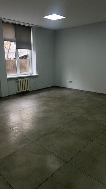 купить коммерческое помещение бишкек: Сдаю Офис, 42 м², В бизнес центре, 1 линия, С отдельной кухней, С отдельным сан узлом — 8