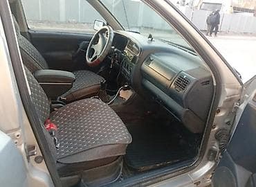 rav4 1996: Volkswagen Vento: 1993 г., 1.8 л, Ручные, Бензин, Седан — 9