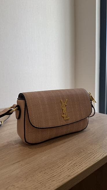 сумки почтальонки: Оригинальная сумка Saint Laurent бежево розового цвета. Очень — 1