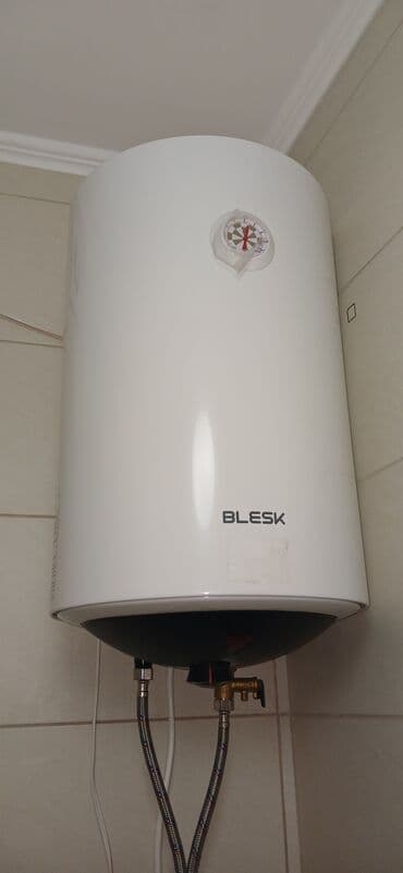 кухунный буфет: ПРОДАЮ МИНИ КУХОННЫЙ ГАРНИТУР(ШКАФ)+СТОЛ И СТУЛЬЯ. кухон.гарн.ширина — 3