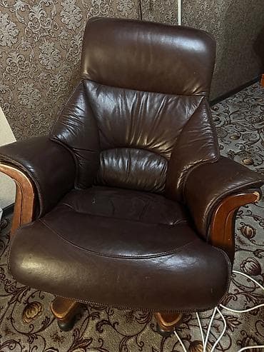 кресло кожа: Офисное кресло, С колесиками, цвет - Коричневый, Кожа — 1