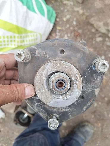 mini jack: Опорная подушка амортизатора Audi Аналог — 2