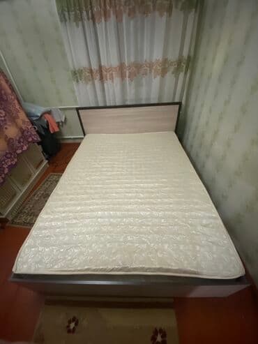 чертежи дома: Кровать с матрасом - Размер: ориентировочно полуторная/двуспальная — 1