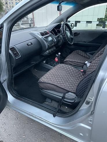 r19 camry: Honda Fit: 2003 г., 1.3 л, Вариатор, Бензин, Хэтчбэк — 5