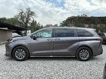 prius plus: Toyota Sienna: 2021 г., 2.5 л, Автомат, Гибрид, Минивэн — 5