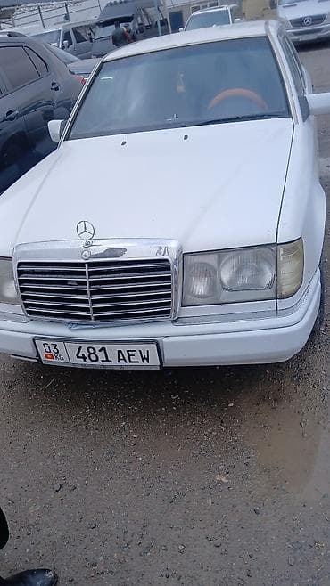 Mercedes-Benz W124: 1993 г., Седан