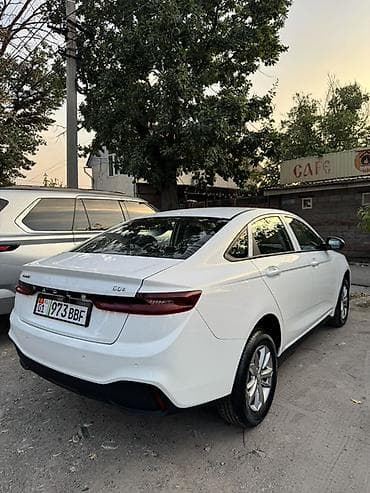 эмблема: Geely : 2022 г., Электромобиль, Седан — 4