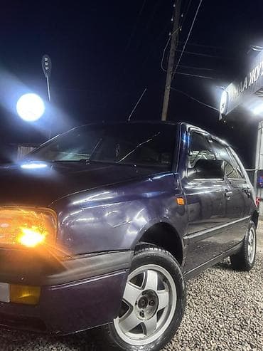 Продажа авто: Volkswagen Golf: 1995 г., 1.6 л, Бензин — 4
