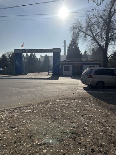 дом в аренду иссык куль: Сдаётся в аренду помещение 🏬площадью 30 кв.м. 📍Удобное расположение  — 3