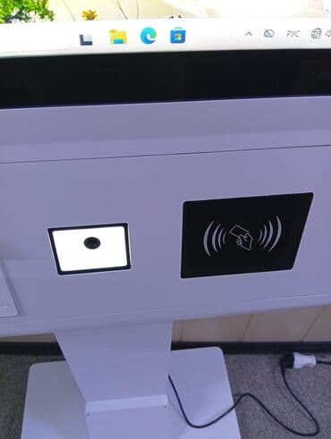 монитор для компьютера 19 дюймов: Интерактивный киоск самообслуживания, Вертикальный. 32" i5, 8/128 — 4