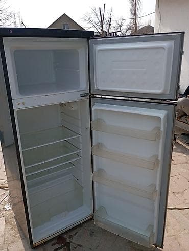 Холодильники: Холодильник с верхней морозильной камерой. Основные характеристики: - — 1