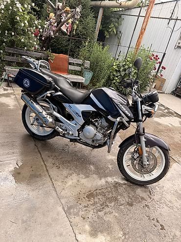 мотоцикл минск: Классический мотоцикл Yamaha, 250 куб. см, Бензин — 2