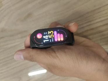 mi: Продаю фитнес-браслет Xiaomi Mi Band 10. Покупал в конце 2025 года — 2