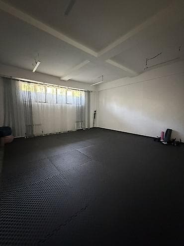 Недвижимость: Продаётся коммерческое помещение в 5 мкр. ЖК Green land Район: 5 мкр — 3