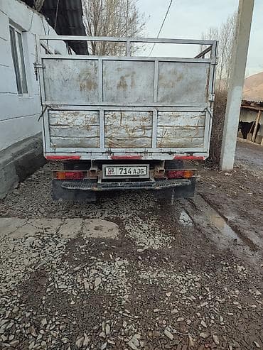 кару: Жүк ташуучу унаа, Mercedes-Benz, Стандарт, 3 т, Колдонулган — 4