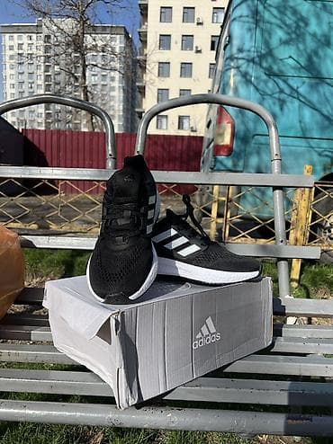 Кроссовки и спортивная обувь: Мужские кроссовки, 40, 41, Adidas, Новый, цвет - Черный, Самовывоз, Платная доставка — 1