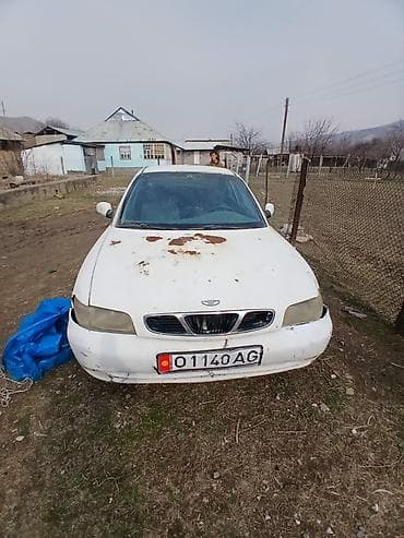 Daewoo Nubira: 1998 г., 1.6 л, Механика, Бензин, Седан