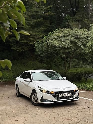 Hyundai Elantra: 2020 г., Седан