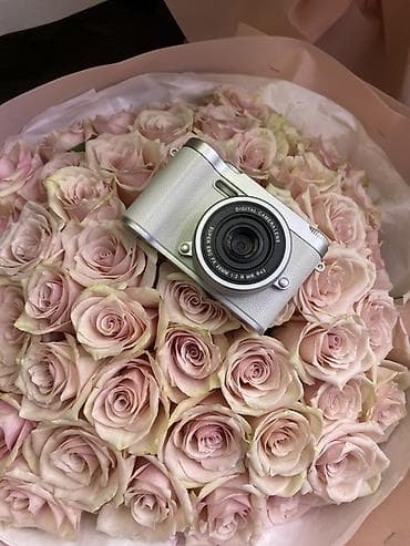 рюкзак для фотоаппарата: Компактная цифровая камера с откидным экраном 180° — стильный гаджет — 6