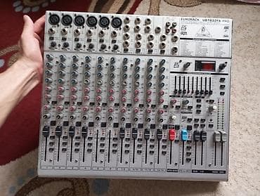 Профессиональный микшерный пульт Behringer Eurorack UB1832FX-PRO