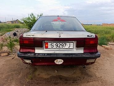 1992: Марка: Mitsubishi Модель: Lancer Год: 1992 Кузов: седан Цвет: вишнёвый — 6