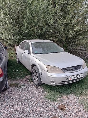 Ford Mondeo: 2001 г., 1.8 л, Механика, Бензин, Седан