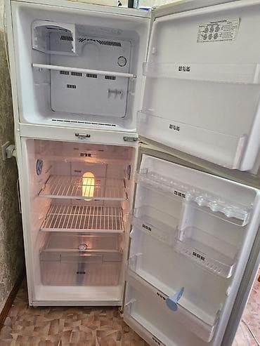 Холодильник Samsung, Б/у, Двухкамерный — 5