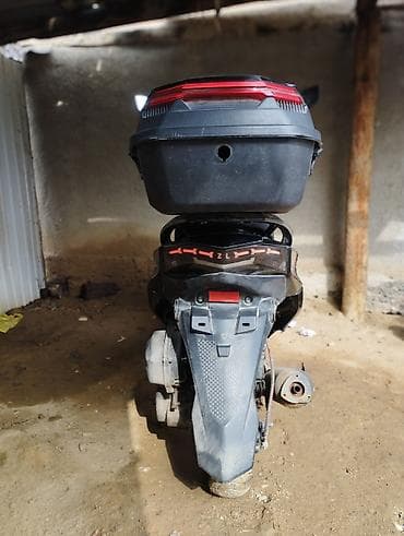 мотоцикл с люлькой: Тип скутера 180 куб. см, Бензин, Б/у — 3